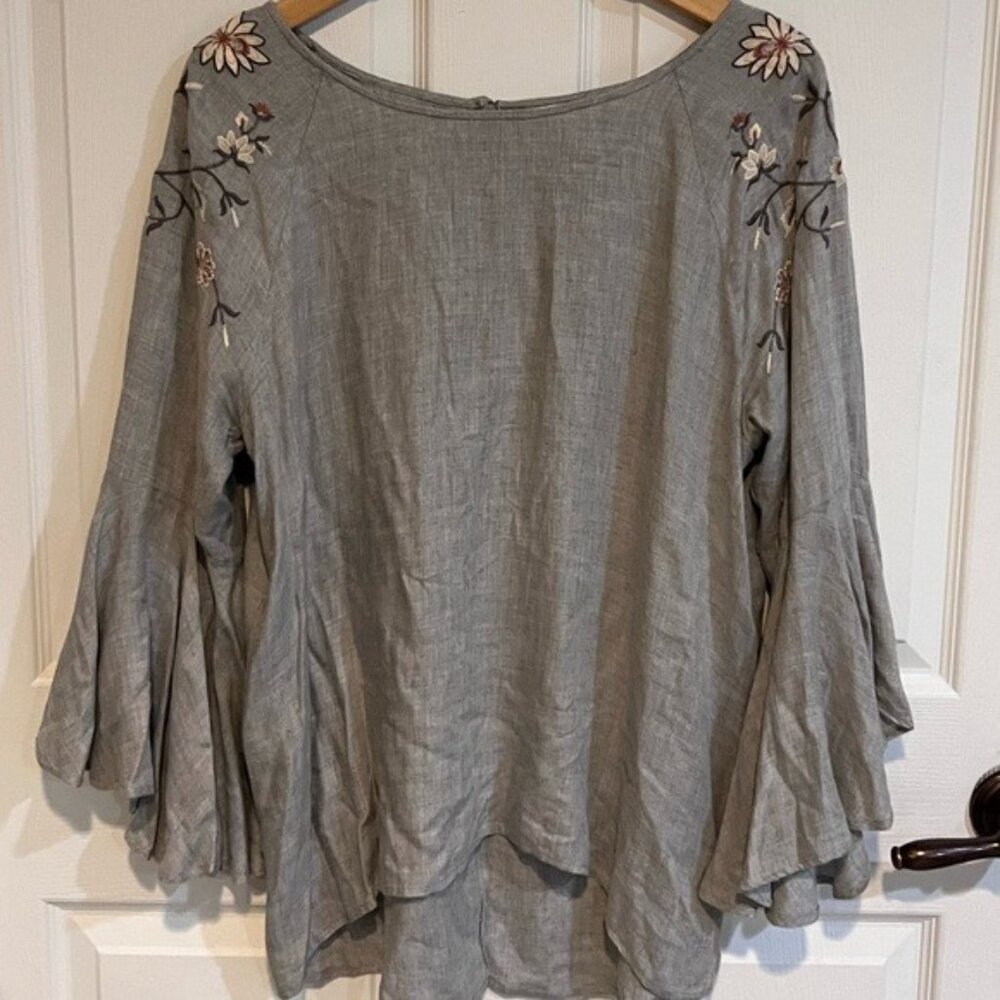 LC Lauren Conrad Womens L Gray Embroidered Boho Peasant Top Bell Sleeve Blouse